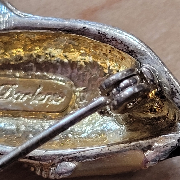 Darlene Dolphin Pin - Gold Tone & Enamel - Vintage - Picture 7 of 12